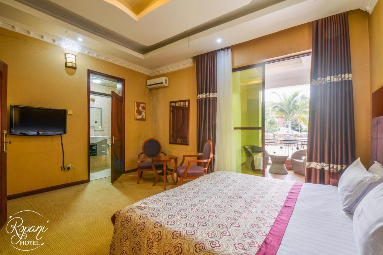 Ropani Hotel Kitende المظهر الخارجي الصورة