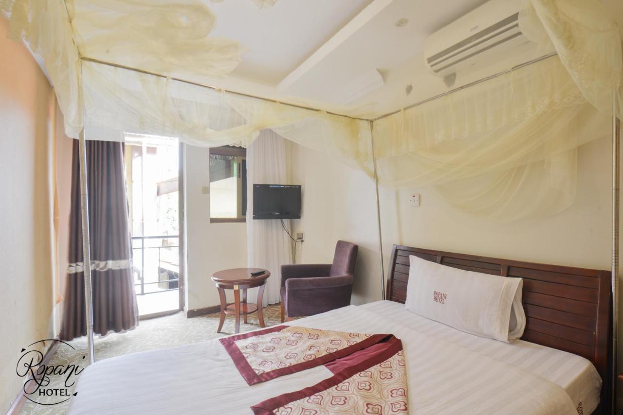 Ropani Hotel Kitende المظهر الخارجي الصورة