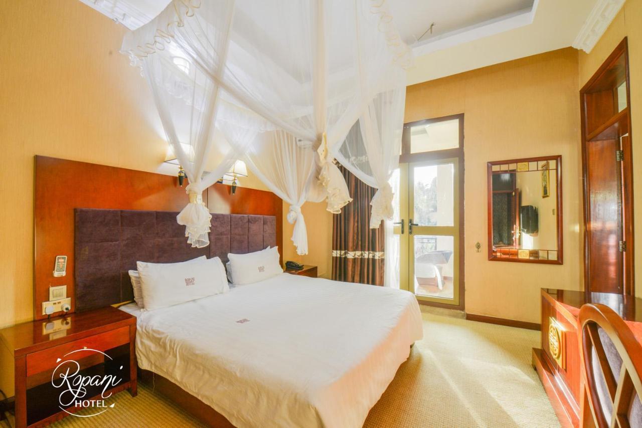 Ropani Hotel Kitende المظهر الخارجي الصورة
