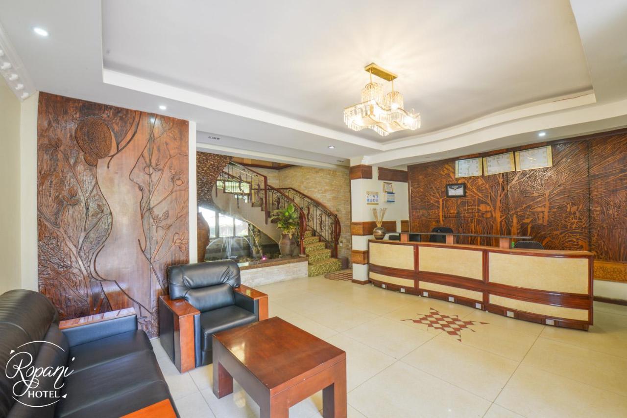 Ropani Hotel Kitende المظهر الخارجي الصورة