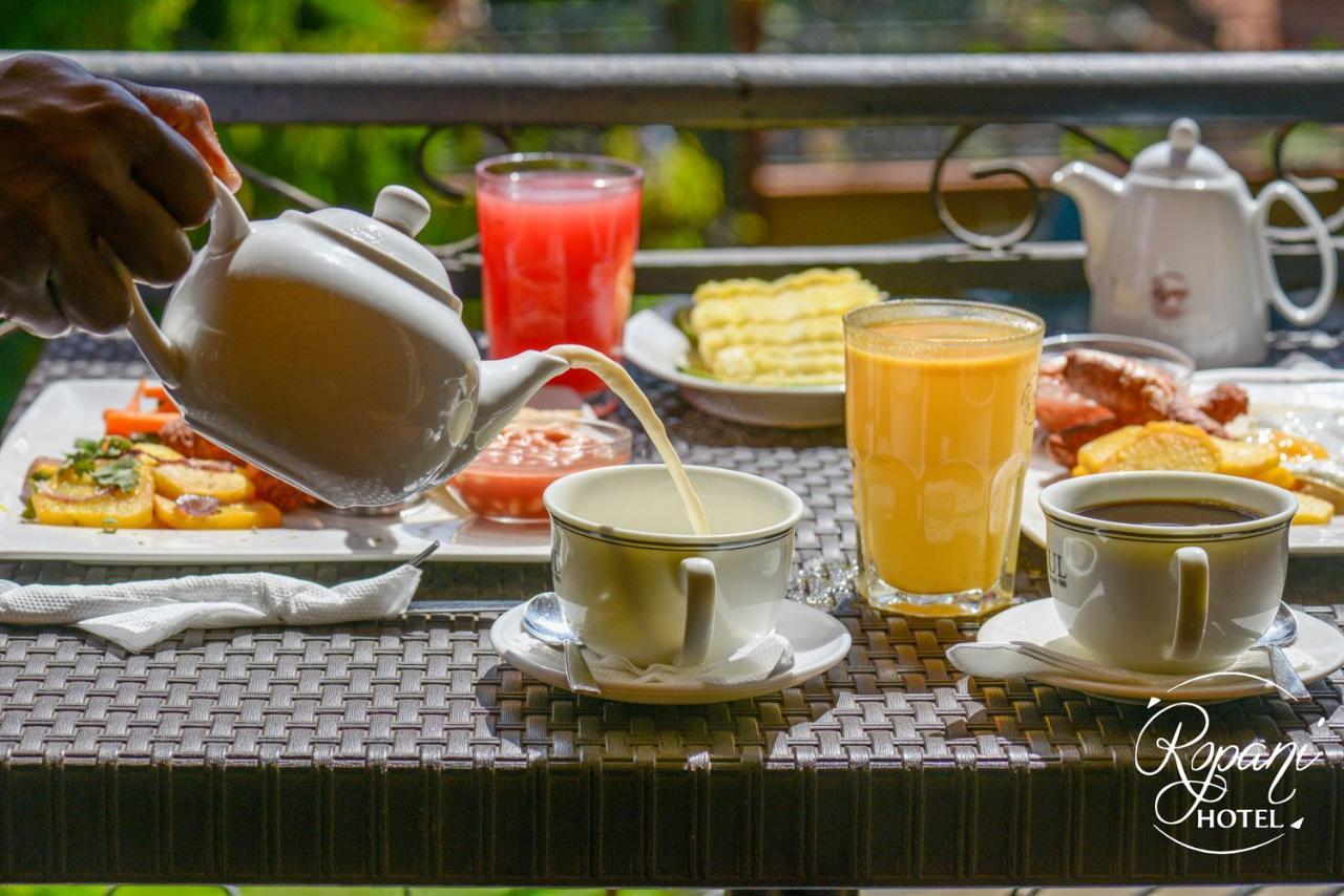Ropani Hotel Kitende المظهر الخارجي الصورة
