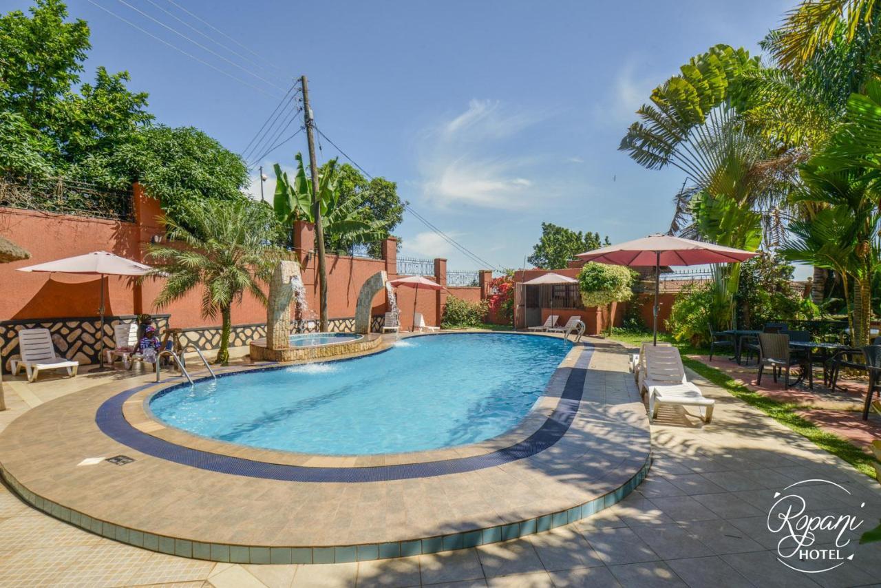 Ropani Hotel Kitende المظهر الخارجي الصورة