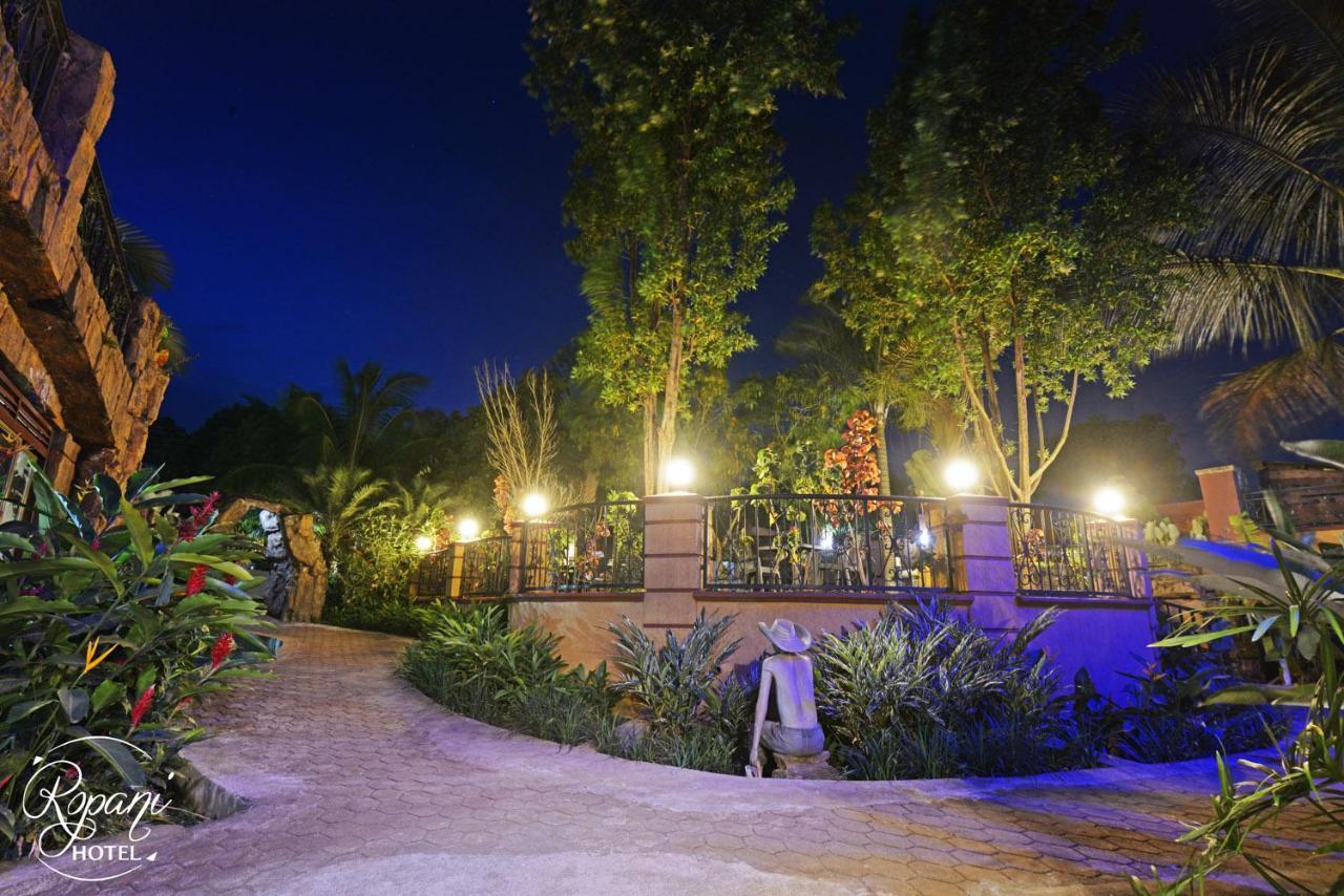 Ropani Hotel Kitende المظهر الخارجي الصورة
